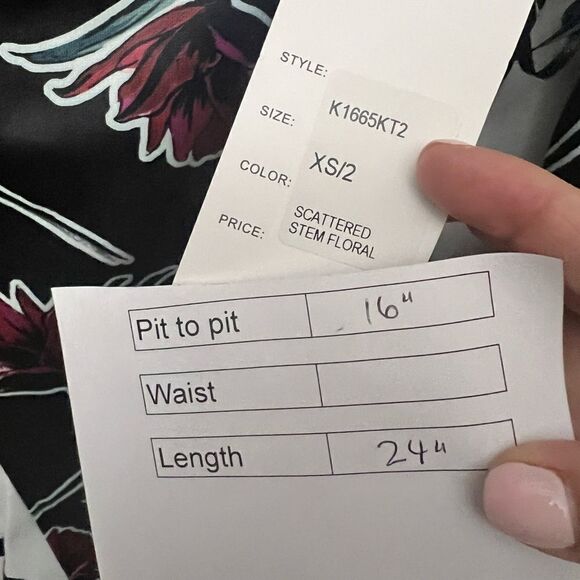 Unique Vintage  Scattered Stem Floral Top - Picture 9 of 12